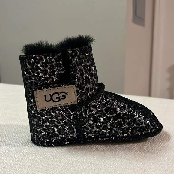 UGG Other - UGG Erin Leopard baby boots booties size 5/6